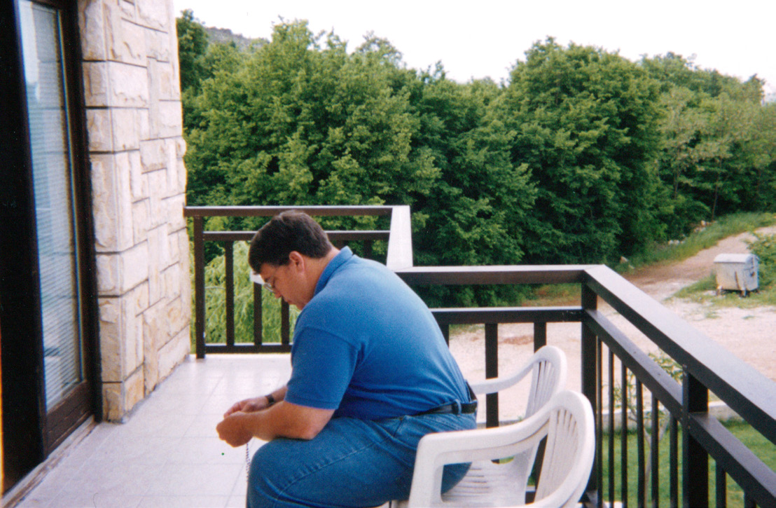 Stu praying the Rosary